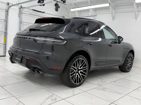 Certified 2026 Porsche Macan AWD/4WD image 11