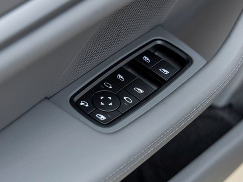 Certified 2025 Porsche Taycan AWD/4WD image 19