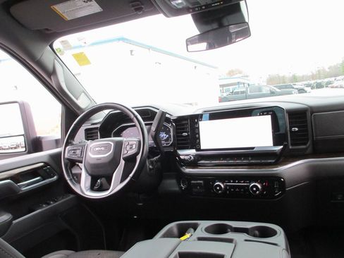 Certified 2025 GMC Sierra 2500 SLE w/ SLE Value Package; image 21