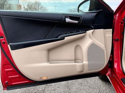 Used 2012 Toyota Camry LE image 21