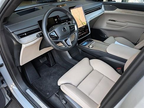 Used 2025 Volvo EX90 Plus AWD/4WD image 2