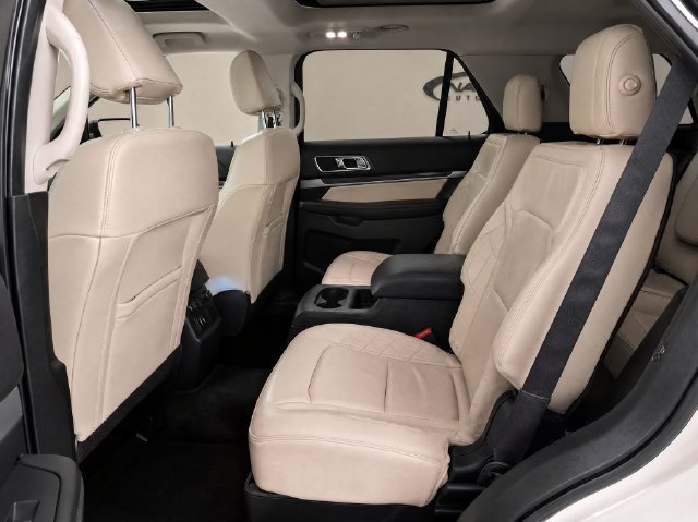 Used 2019 Ford Explorer Platinum AWD/4WD image 10