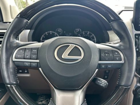 Used 2023 Lexus GX 460 Luxury w/ Sport Design Package AWD/4WD image 24
