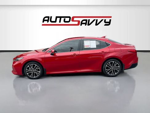 Used 2025 Toyota Camry XLE FWD image 4