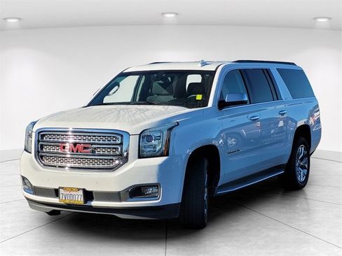 Used 2016 GMC Yukon XL SLE w/ HD Trailering Package image 2