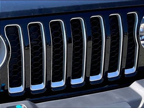 Used 2023 Jeep Wrangler Unlimited Sahara w/ Cold Weather Group AWD/4WD image 31