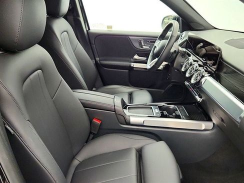 Used 2024 Mercedes-Benz GLB 250 4MATIC w/ Exclusive Package image 23