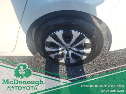Certified 2022 Toyota Prius LE image 25