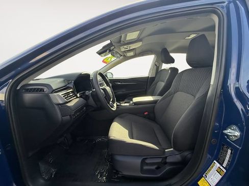 Certified 2025 Toyota Camry LE FWD image 9