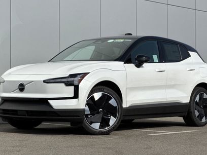 New 2026 Volvo EX30 Plus w/ Climate Package