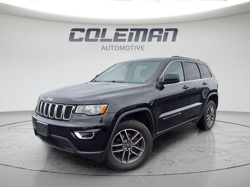 Used 2019 Jeep Grand Cherokee Laredo w/ 18" Wheel & 8.4" Radio Group AWD/4WD image 1