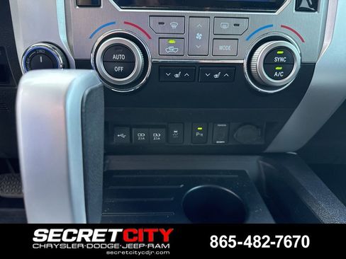 Used 2021 Toyota Tundra Limited w/ Limited Premium Package AWD/4WD image 38