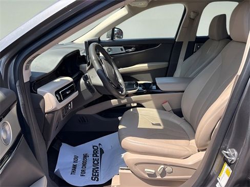 Used 2022 Lincoln Nautilus Reserve w/ Equipment Group 202A image 7