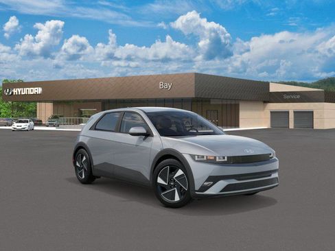 New 2026 Hyundai Ioniq 5 SE image 2