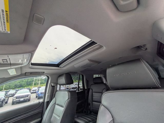 Used 2020 GMC Yukon Denali w/ Open Road Package AWD/4WD image 28