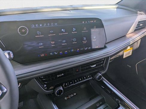 New 2025 Chevrolet Suburban Premier image 11