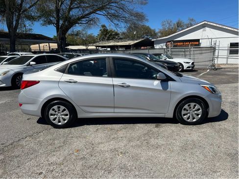 Used 2015 Hyundai Accent GLS image 4