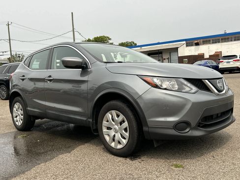 Used 2019 Nissan Rogue Sport S image 1