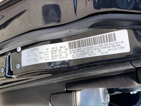 Used 2016 Jeep Cherokee Sport FWD image 33