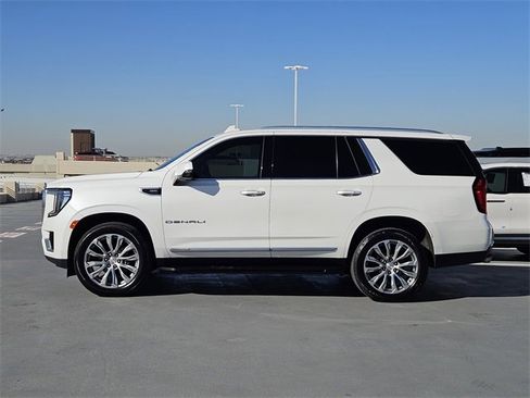 Used 2022 GMC Yukon Denali w/ Advanced Technology Package image 4