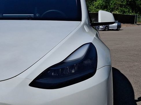 Used 2024 Tesla Model Y Long Range AWD/4WD image 11