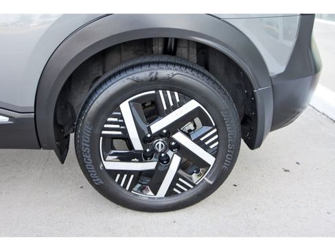 Used 2025 Nissan Kicks SV FWD image 30