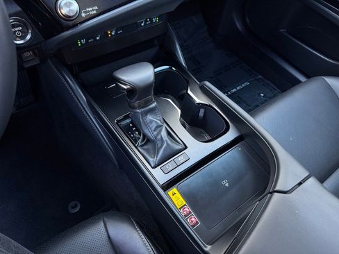 Certified 2025 Lexus ES 300h w/ Premium Package image 21