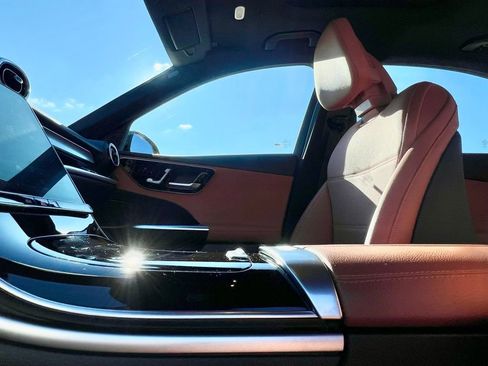 Certified 2023 Mercedes-Benz C 300 4MATIC Sedan image 18