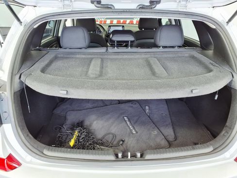 Used 2018 Hyundai Elantra GT FWD image 12