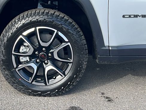 New 2026 Jeep Compass Trailhawk w/ Sun, Sound & Navigation Group image 9