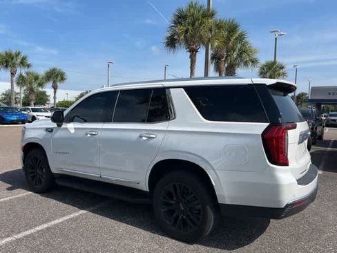 Used 2023 GMC Yukon SLT AWD/4WD image 7