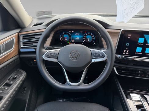 New 2026 Volkswagen Atlas SE image 12