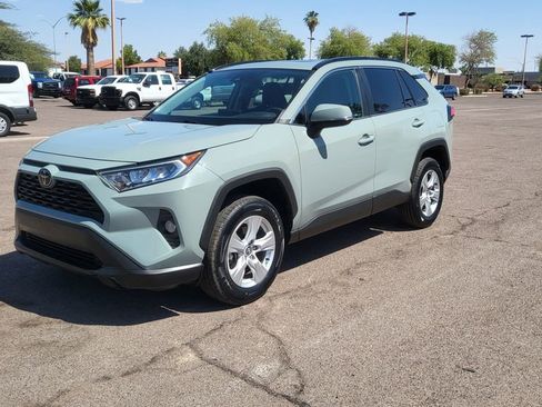 Used 2021 Toyota RAV4 XLE w/ Convenience Package FWD image 4