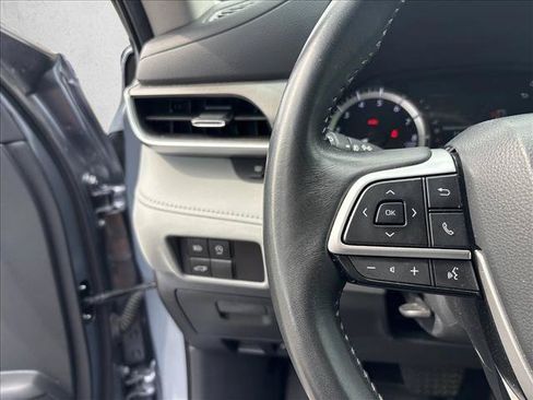 Used 2023 Toyota Highlander XLE FWD image 18