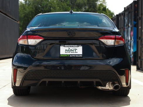 Used 2022 Toyota Corolla SE FWD image 11