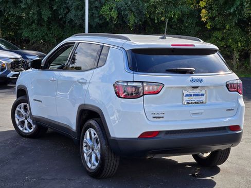 Used 2025 Jeep Compass Latitude image 14