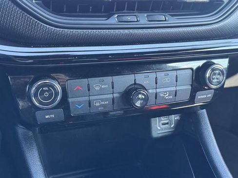 Certified 2022 Jeep Compass Altitude image 14