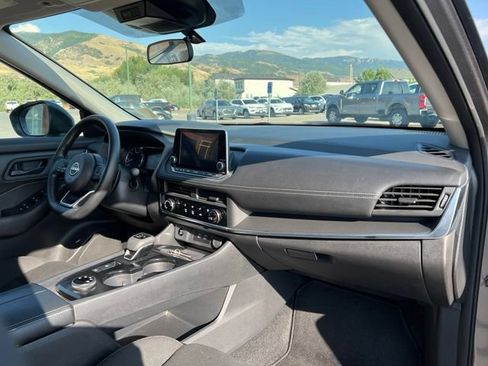 Used 2024 Nissan Rogue S AWD/4WD image 22