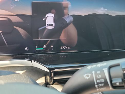 Certified 2025 Genesis GV80 2.5T Standard image 10