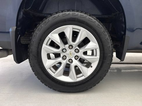 Used 2020 Chevrolet Silverado 1500 Custom w/ Custom Value Package AWD/4WD image 8