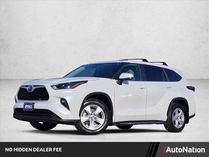 Used 2024 Toyota Highlander LE