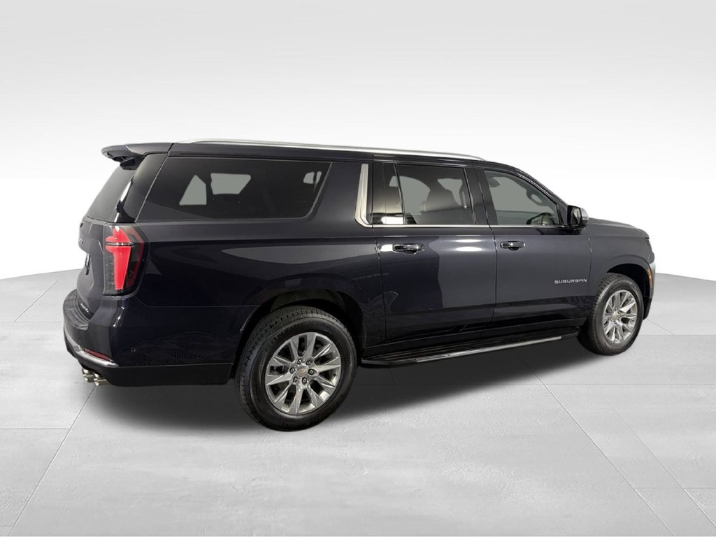Used 2026 Chevrolet Suburban Premier AWD/4WD image 7
