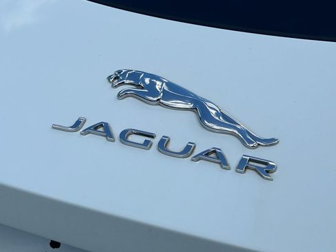 Used 2019 Jaguar F-TYPE Coupe RWD image 31