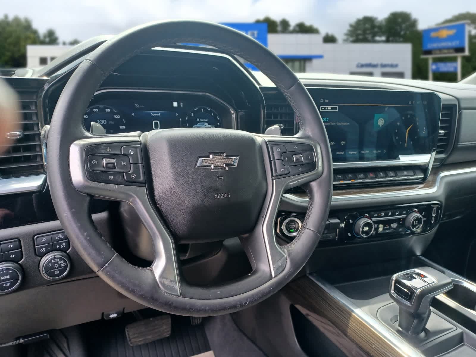 Used 2022 Chevrolet Silverado 1500 RST AWD/4WD image 9