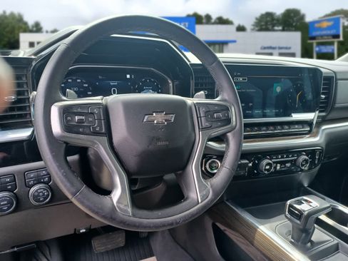 Used 2022 Chevrolet Silverado 1500 RST AWD/4WD image 9