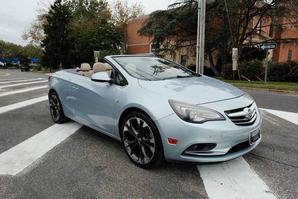 Used 2018 Buick Cascada Premium FWD image 2
