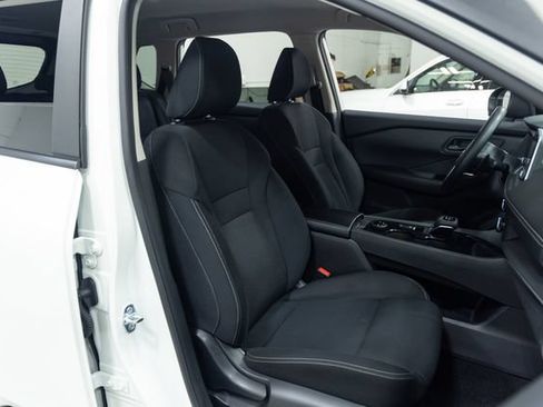 Used 2024 Nissan Rogue S AWD/4WD image 25