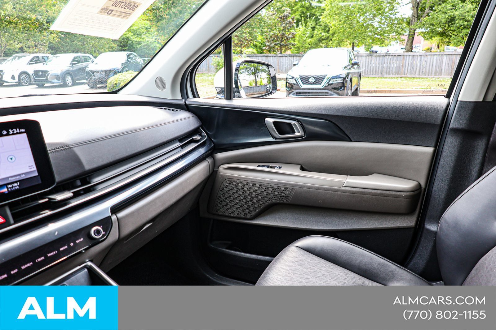 Used 2025 Kia Carnival FWD image 38