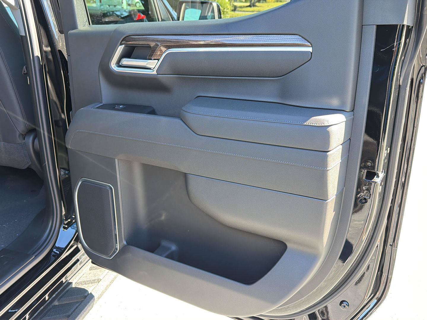 New 2026 Chevrolet Silverado 1500 RST AWD/4WD image 15