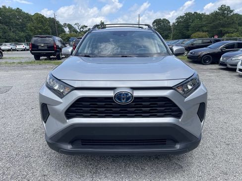 Used 2020 Toyota RAV4 LE image 3
